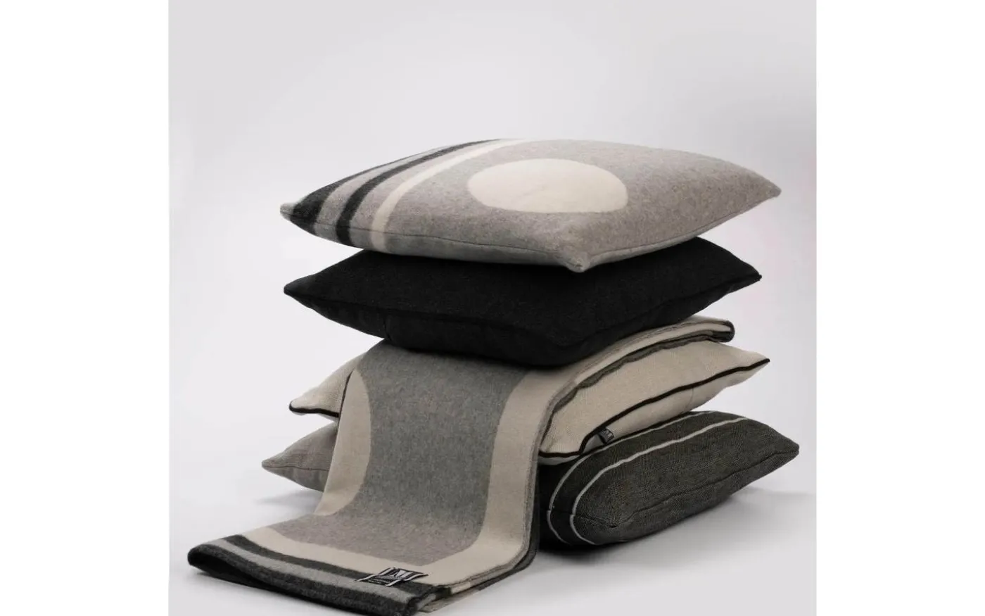 Alma Pläd Grå 130x180 cm