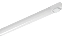 ArmaturHantverk Alstad Bänkbelysning 1m med Uttag LED 3000K 15W Vit IP44* Badrumslampor Vägg|Bänkbelysning