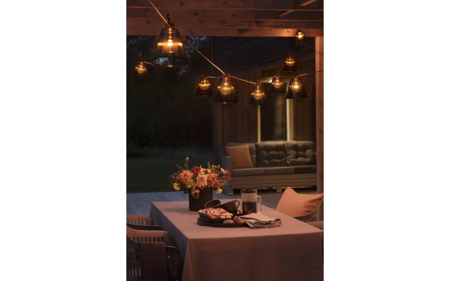 Partyslingor Utomhus 230V|Partyslingor Utomhus 230V<Konstsmide Ambura Ljusslinga EXTRA 9,15m 10L med skärmar Svart/Amber IP44