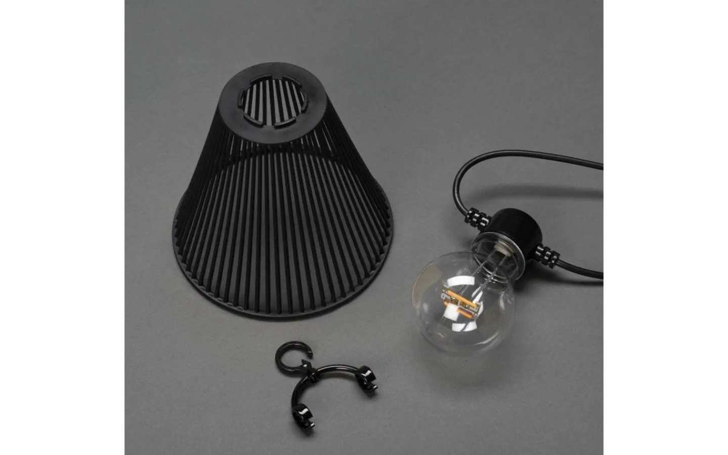 Partyslingor Utomhus 230V|Partyslingor Utomhus 230V<Konstsmide Ambura Ljusslinga EXTRA 9,15m 10L med skärmar Svart/Amber IP44