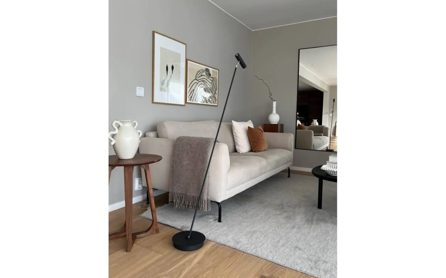 Aneta Artic Golvlampa 140cm LED 6W 3000K Svart* Golvläslampor