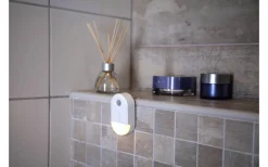 Batteridriven Toalettlampa med Rörelse- och Skymningssensor