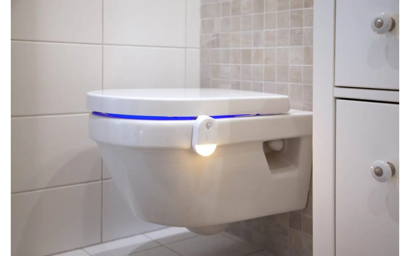 Batteridriven Toalettlampa med Rörelse- och Skymningssensor