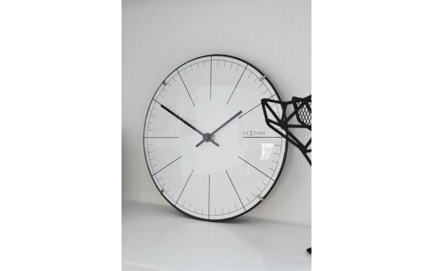 NeXtime Big Stripe Mini Dome Väggklocka Ø20cm Vit* Väggklockor