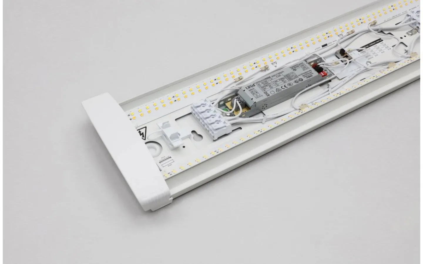 Led-Armaturer<Malmbergs Breda LED-Armatur Sensor 60cm 2500lm 20W 3000/4000K IP44 D-Märkt