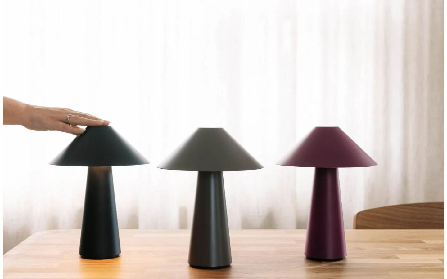 Globen Lighting Cannes Portabel Bordslampa 26cm Burgundy IP44* Uppladdningsbara Lampor Utomhus|Uppladdningsbara Lampor Utomhus