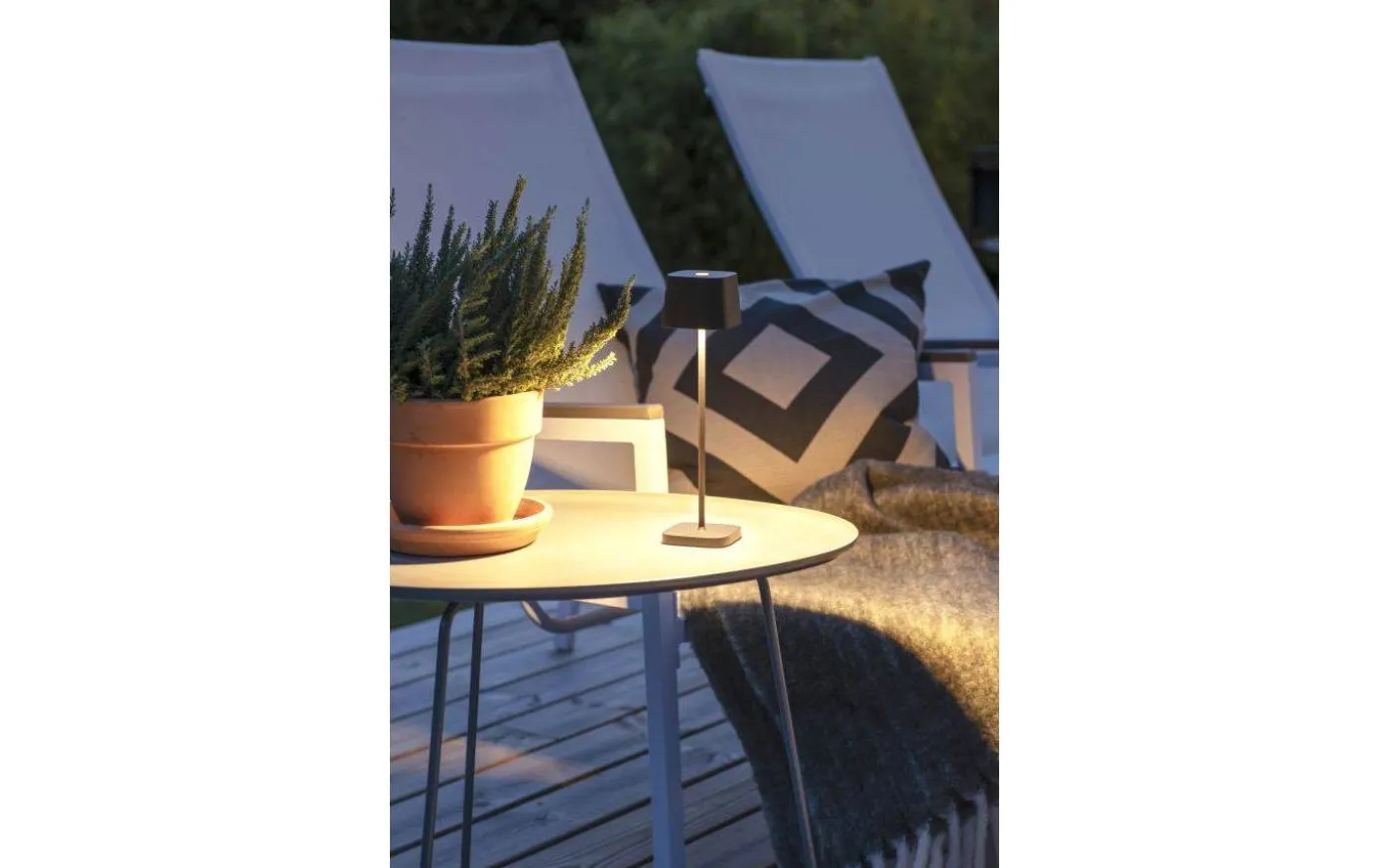 Capri Uppladdningsbar Bordslampa LED 20cm Svart IP54