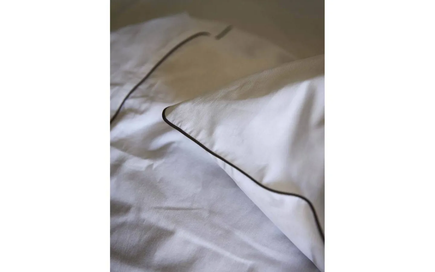 Svanefors Carlton Bäddset 220x220cm Vit* Påslakanset