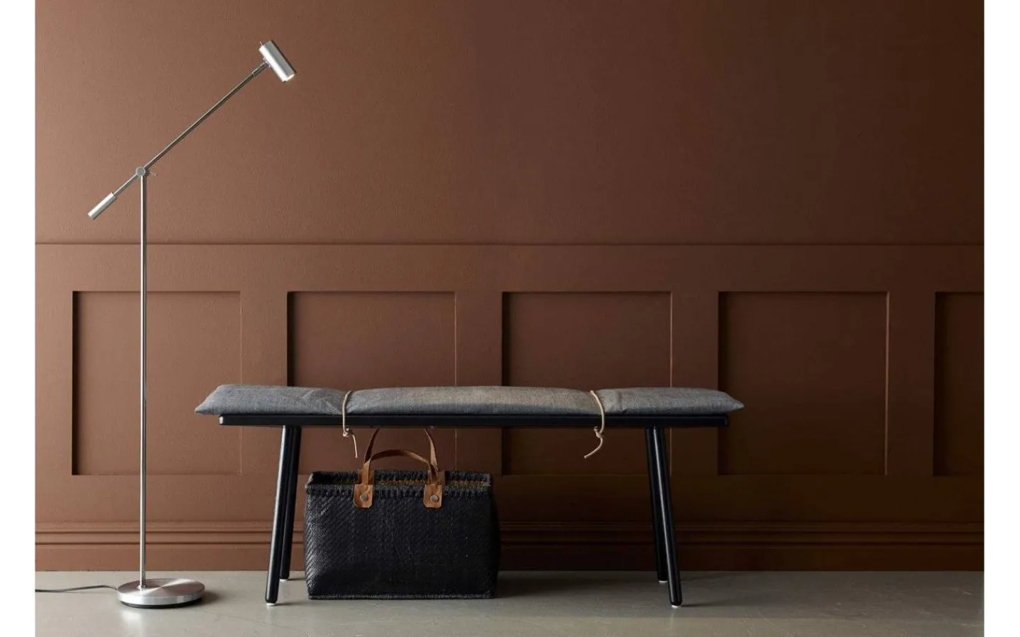 Vardagsrum|Golvläslampor<Belid Cato Golvlampa 134cm LED GU4 Dimbar Aluminium