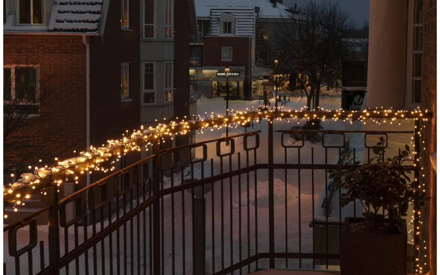 Konstsmide Clusterslinga 17,58m Frostad Amber IP44* Långa Ljusslingor (11-20M)|Clusterslingor