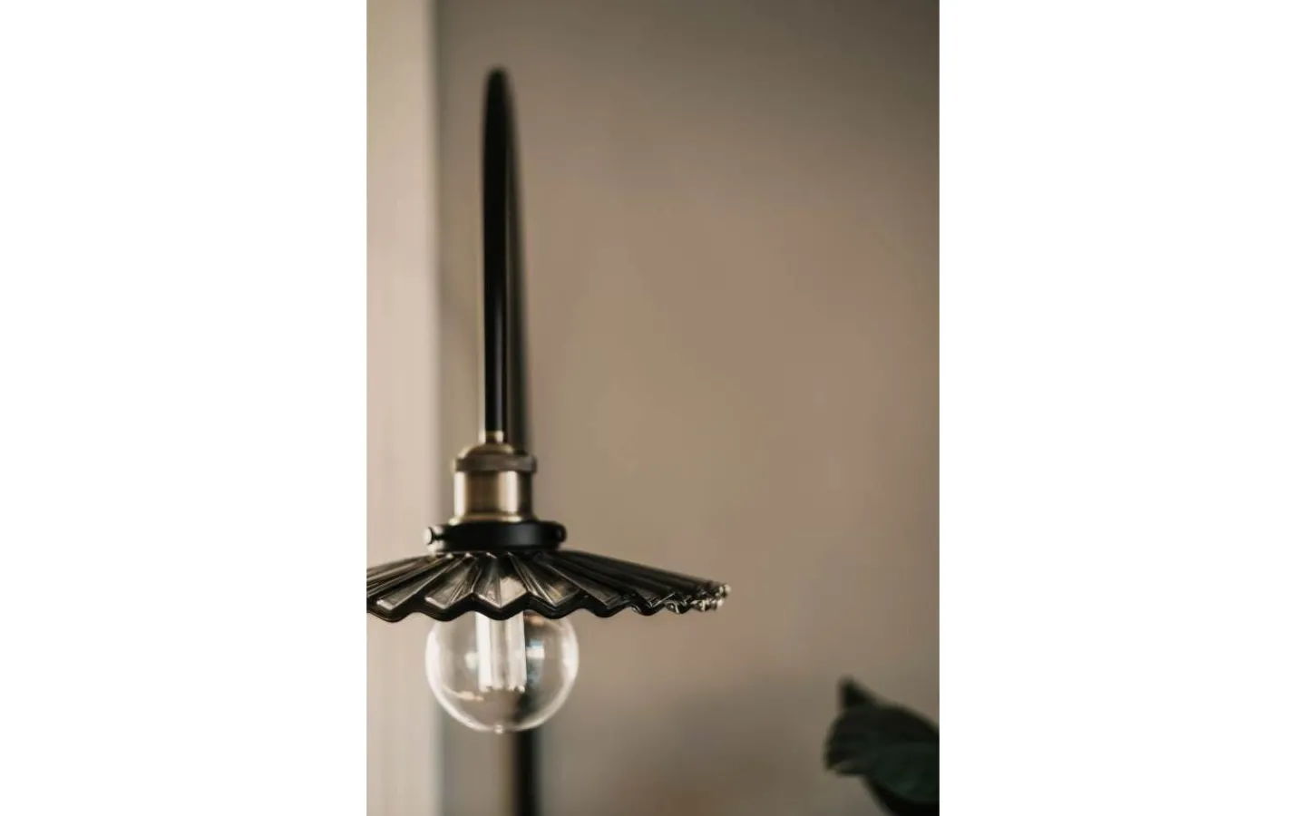 Globen Lighting Cobbler Vägglampa 150cm Rök* Lampetter