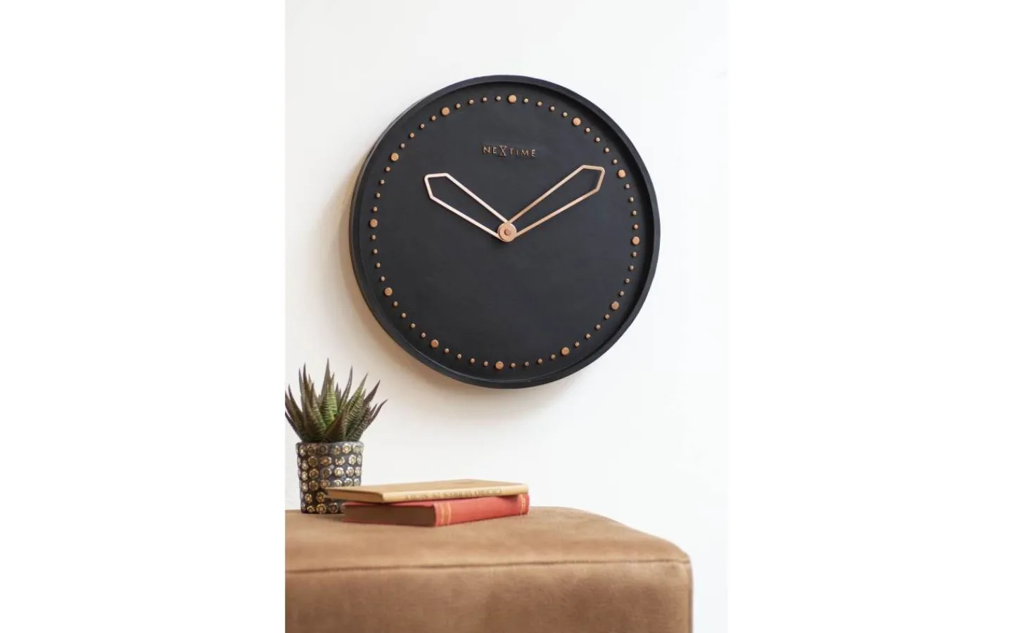 Väggklockor<NeXtime Cross Väggklocka Ø35cm Svart/Guld