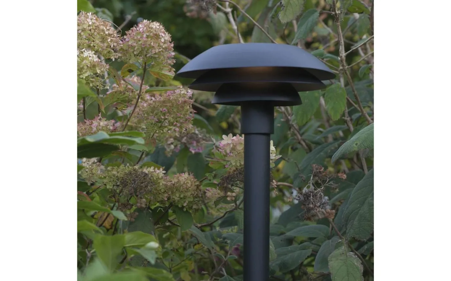 Dyberg Larsen DL31 Pollare 100cm Svart IP44* Pollare & Grindlyktor