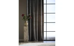 Mörkläggningsgardiner|Enfärgade Gardiner<Svanefors Estelle Sammet Gardin 2P Mellangrå 2x135x320c