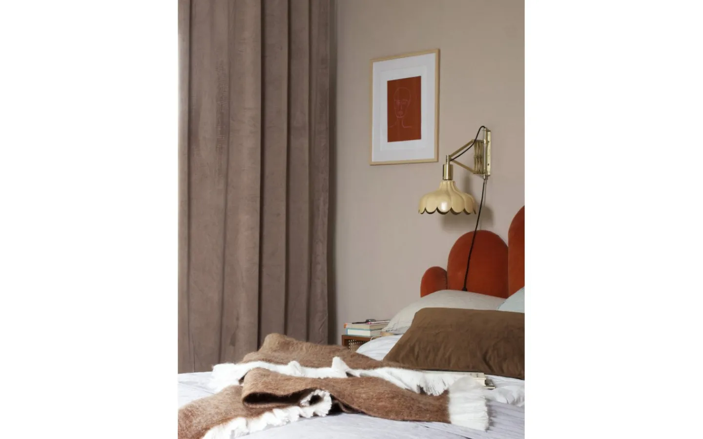 Svanefors Estelle Sammet Gardin 2P Sand 2x135x320cm* Enfärgade Gardiner|Mörkläggningsgardiner