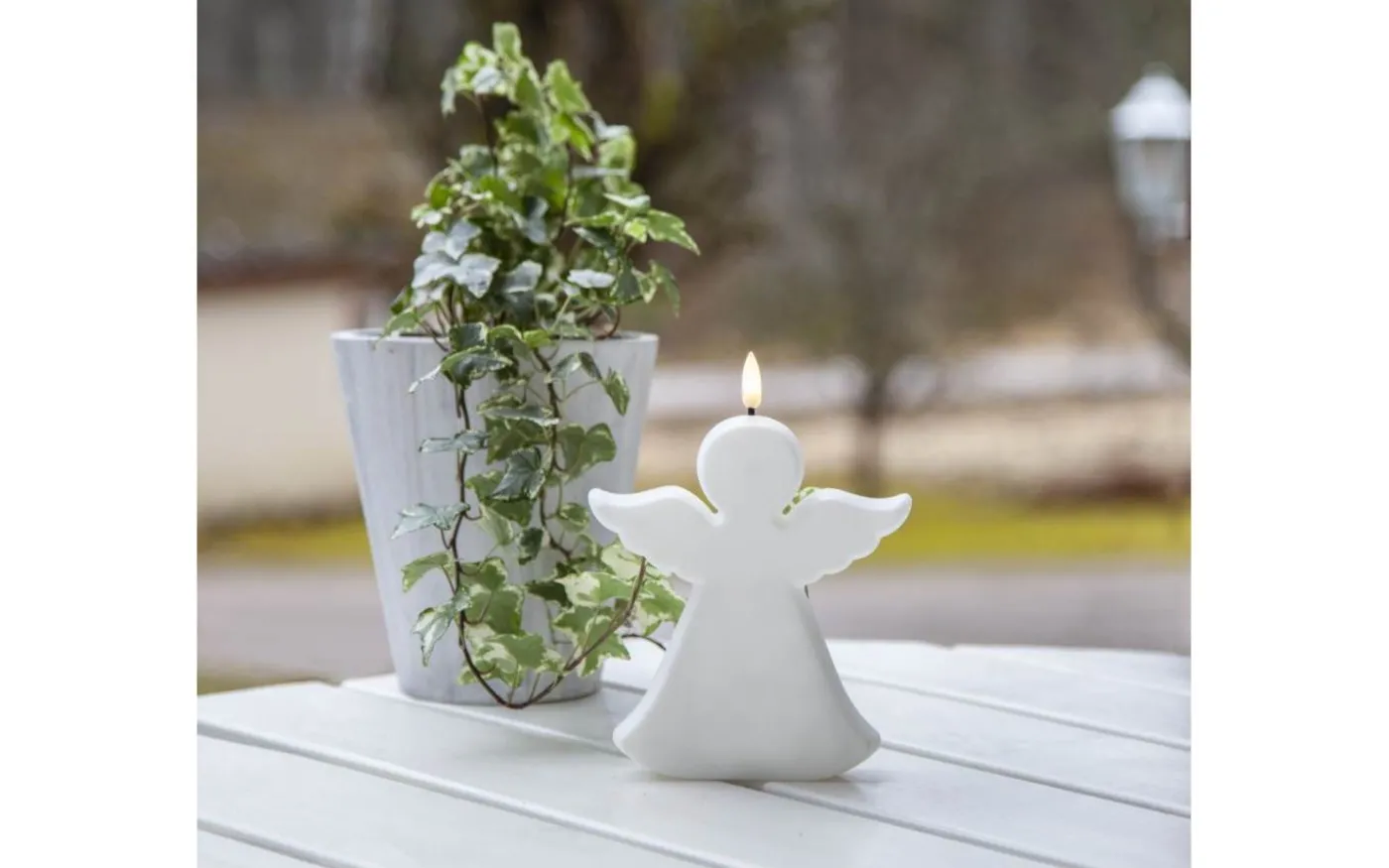 Flamme Batteridriven Gravljus Angel 18cm Timer 200h Vit IP44