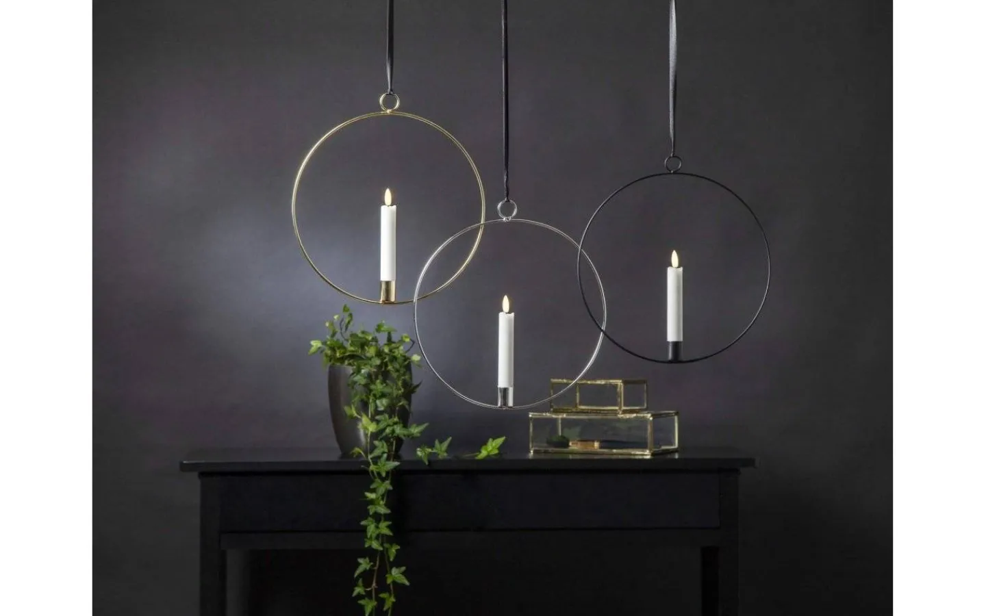 Inomhusdekorationer Batteri|Flamme Batteriljus (Hela Serien)<Star Trading Flamme Batteridriven Hängande Dekoration Ring 28cm Svart