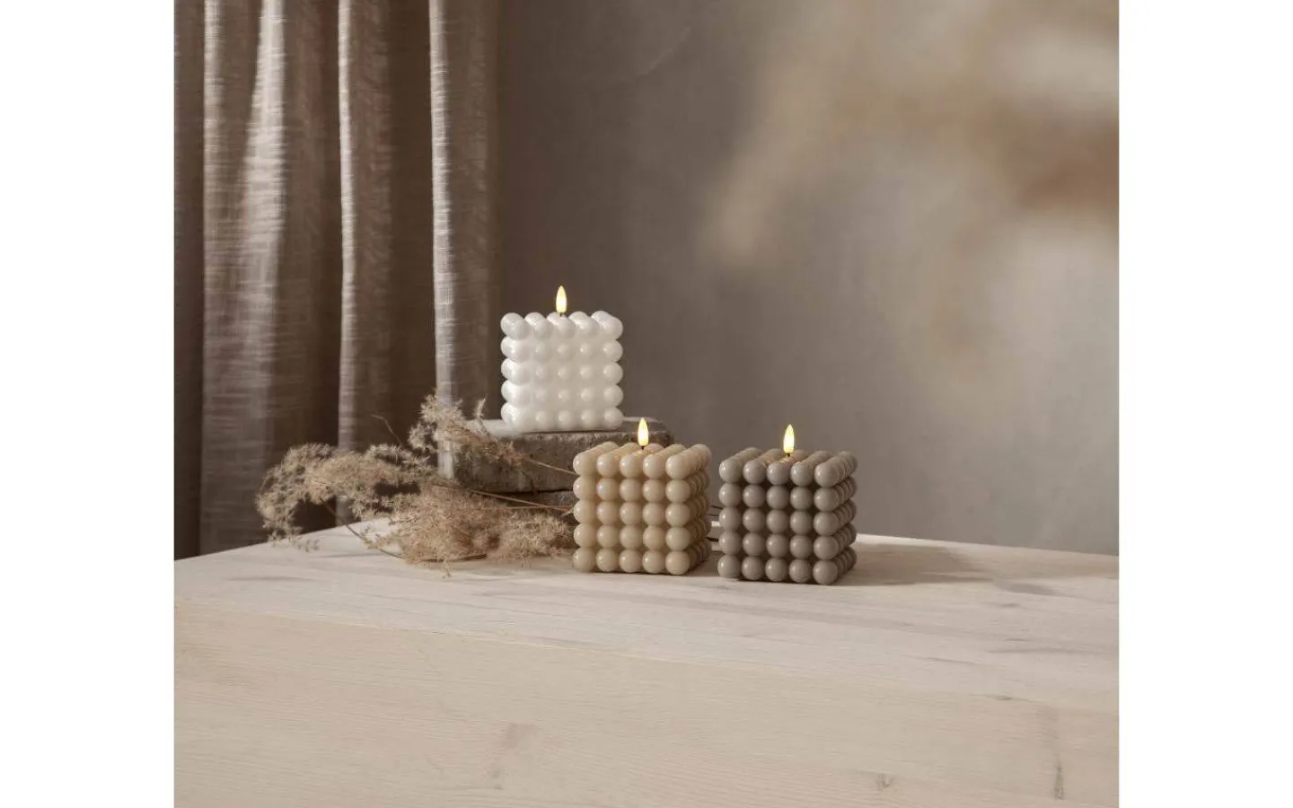 Flamme Batteriljus (Hela Serien)|Flamme Batteriljus (Hela Serien)<Star Trading Flamme Dot Batteridrivet Blockljus 12,5cm Beige