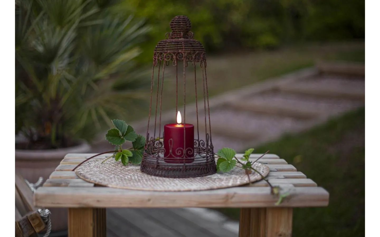 Flamme Batteriljus (Hela Serien)|Flamme Batteriljus (Hela Serien)<Star Trading Flamme Paula Blockljus 10cm Utomhusbruk Timer/Sensor Röd 2000h