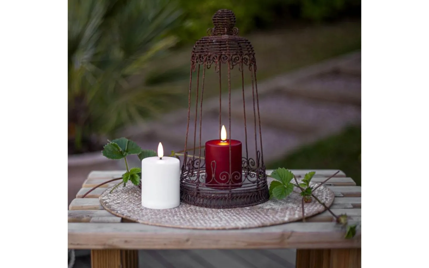 Flamme Batteriljus (Hela Serien)|Flamme Batteriljus (Hela Serien)<Star Trading Flamme Paula Blockljus 10cm Utomhusbruk Timer/Sensor Röd 2000h