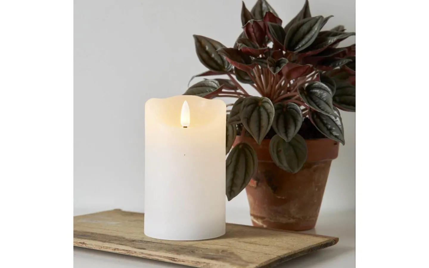 Flamme Batteriljus (Hela Serien)|Flamme Batteriljus (Hela Serien)<Star Trading Flamme Rustic Batteridrivet Blockljus 12,5cm Vit