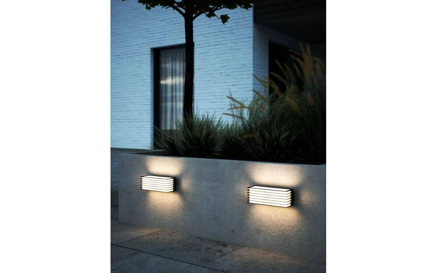 Fluctus Vägglampa 28cm Svart IP44