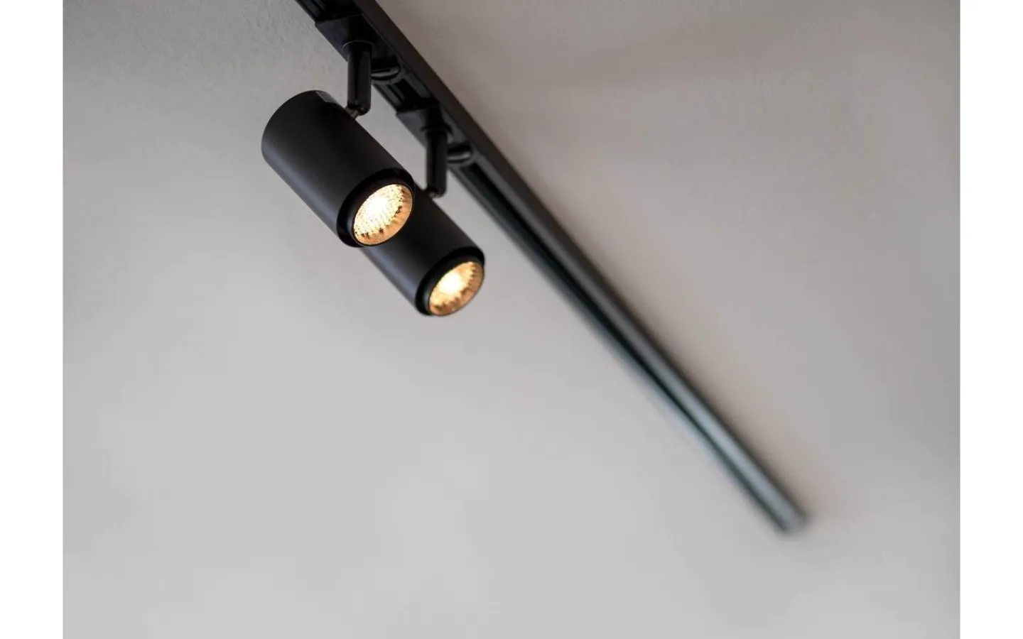 Hidealite Focus Track Micro 1-fas Spotlight 10W LED 2700K Svart* Skensystem