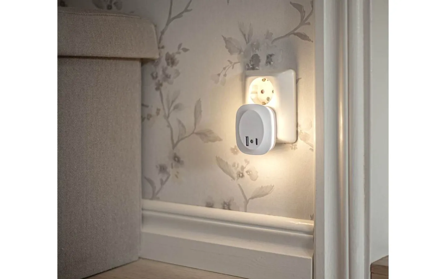 Nattlampor<Star Trading Functional Nattlampa LED Med Ladduttag