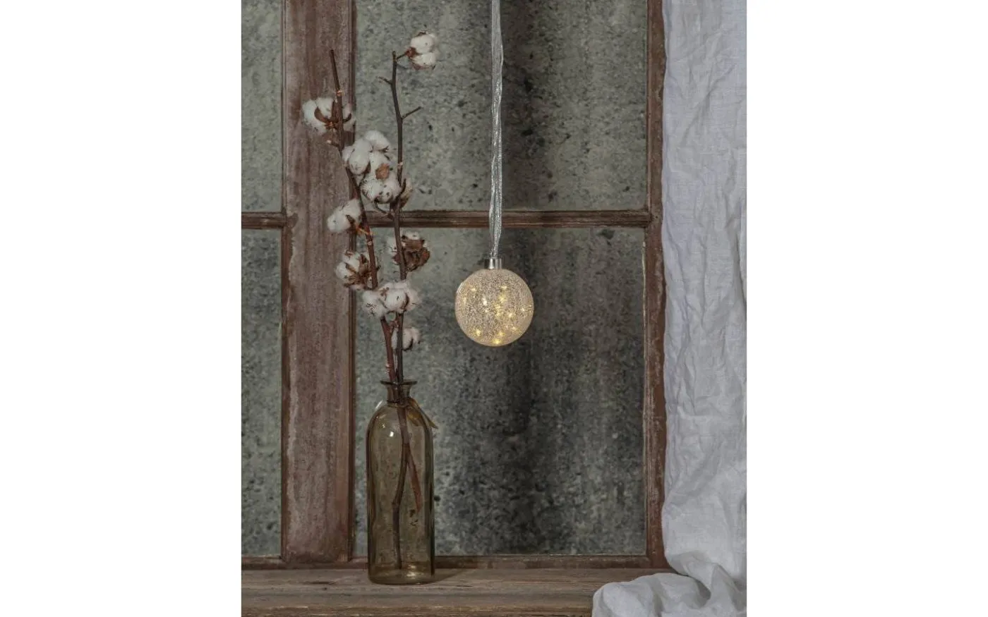 Glow Snow Batteridriven Glaskula med Timer 11cm Frostad