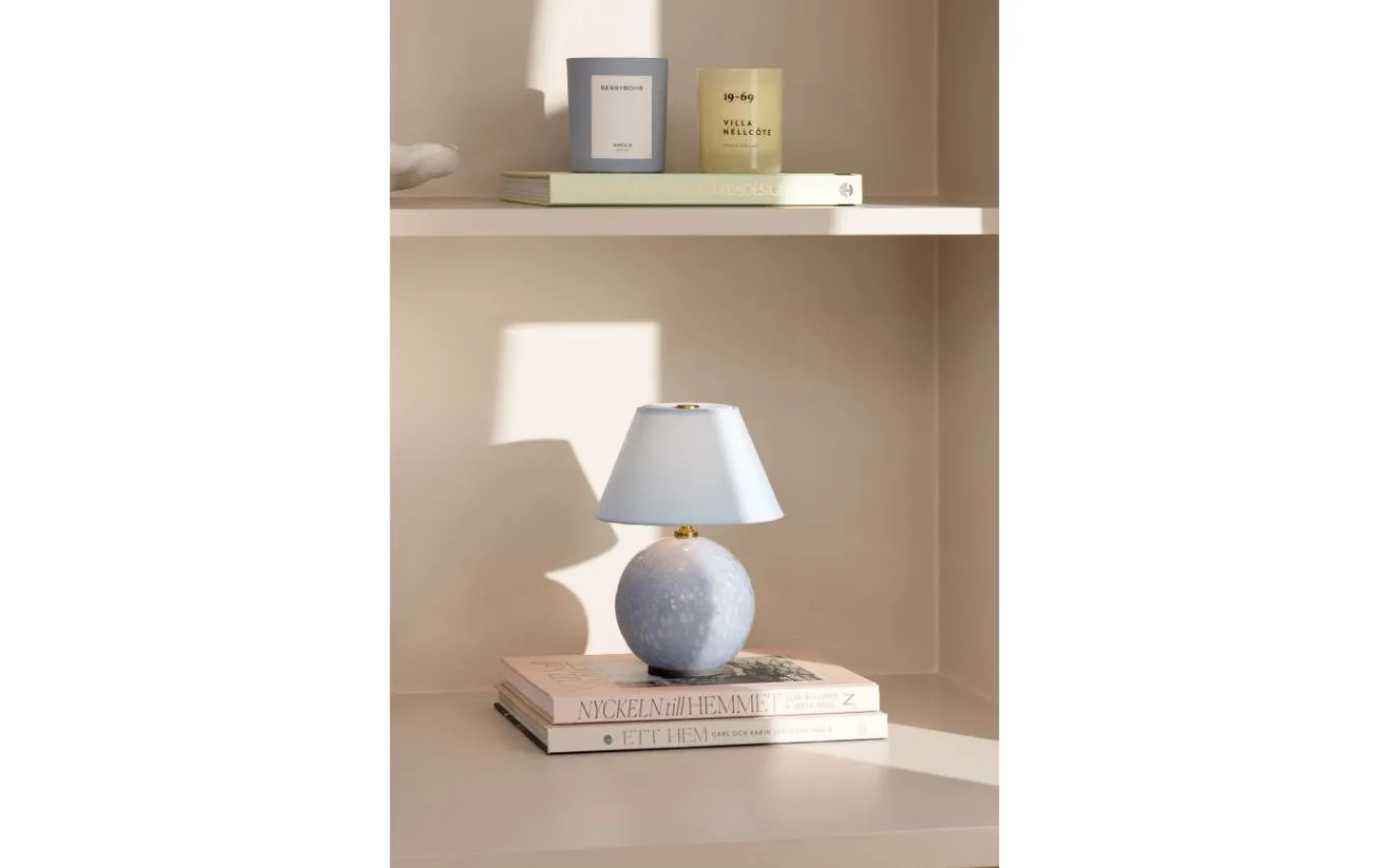 Uppladdningsbara Lampor Inomhus|Bordslampor<Globen Lighting Iris Portabel Bordslampa 23cm Duvblå