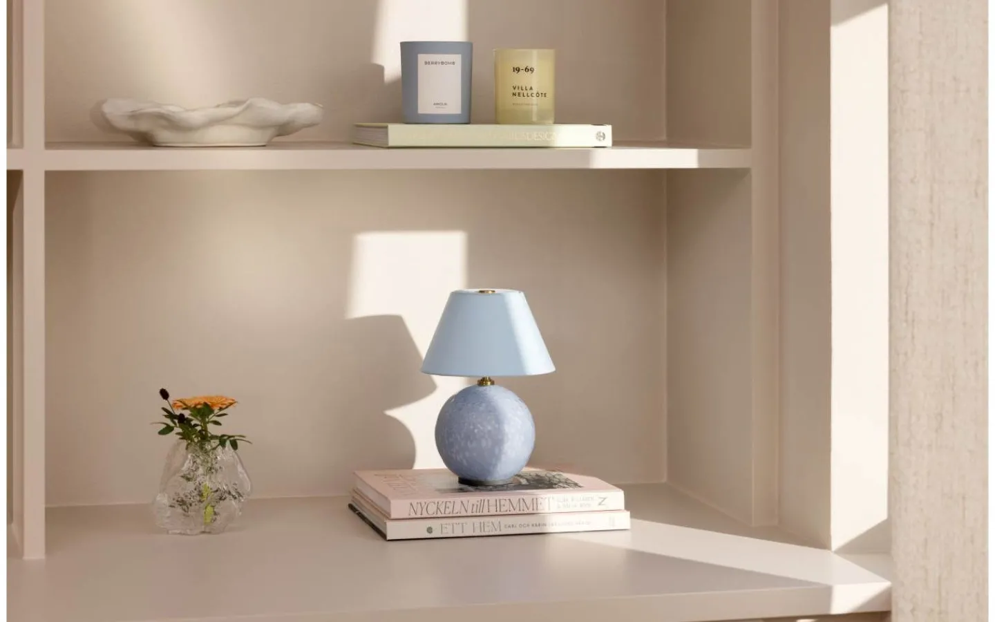 Uppladdningsbara Lampor Inomhus|Bordslampor<Globen Lighting Iris Portabel Bordslampa 23cm Duvblå