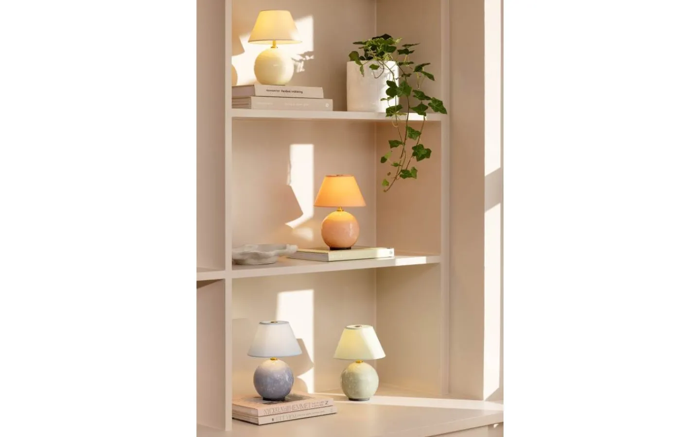 Uppladdningsbara Lampor Inomhus|Bordslampor<Globen Lighting Iris Portabel Bordslampa 23cm Duvblå