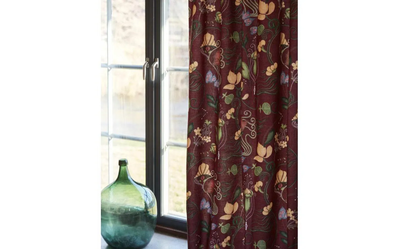 José Bomullstyg Metervara 140cm Vinröd