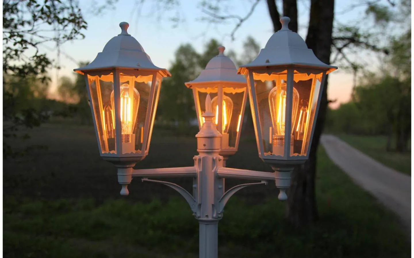 Dekorativa Ljuskällor E27<Star Trading LED E27 Lyktlampa Soft Glow 2100K 230lm 2.3W(23W)