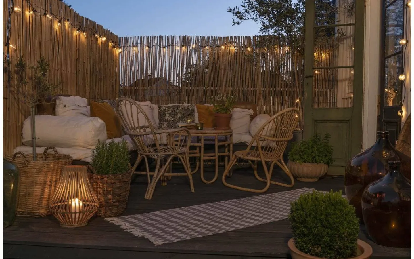 Konstsmide Ljusslinga Batteridriven 10L Svart Med Timer 2,25m EVV* Batterislingor Utomhus|Batterislingor Utomhus