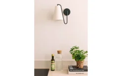 Globen Lighting Lou Vägglampa Vit Bouclé/Svart* Lampetter