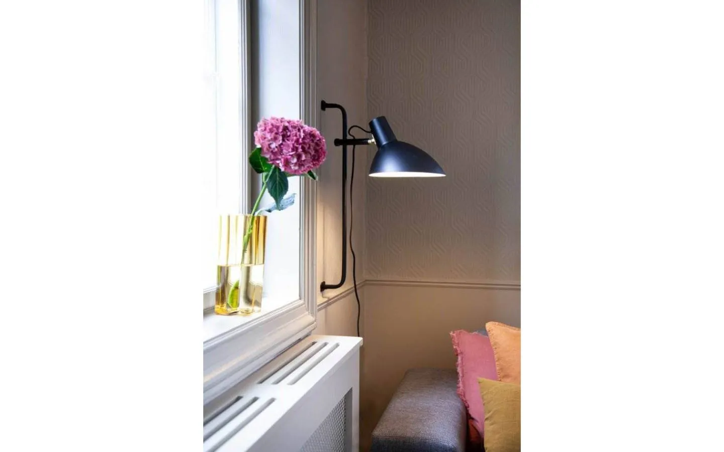 Halo Design Metropole Vägglampa Grande Svart* Läslampor