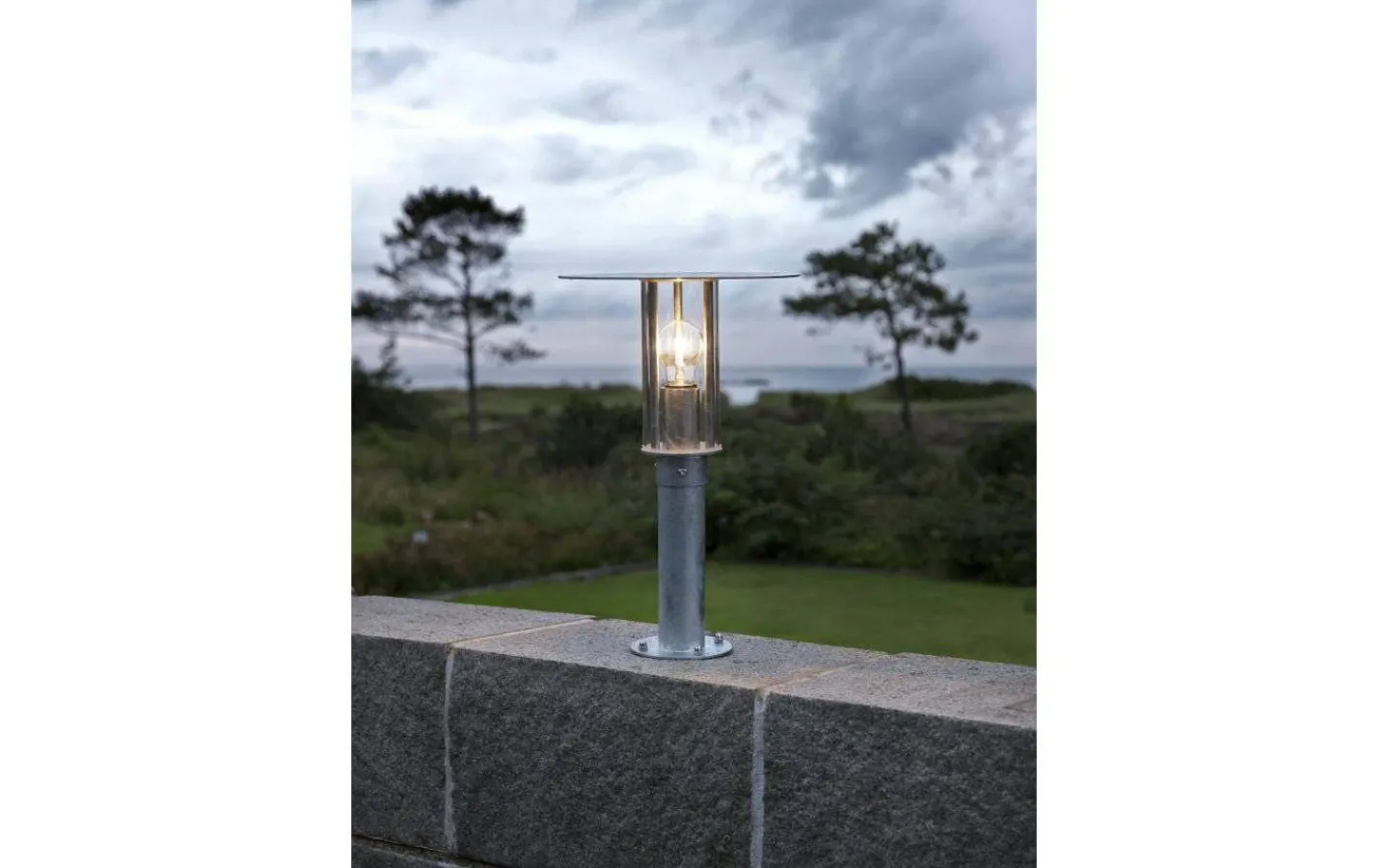Konstsmide Mode Grindstolpslykta 44cm Galvaniserat Stål IP54* Kustnära Belysning|Pollare & Grindlyktor