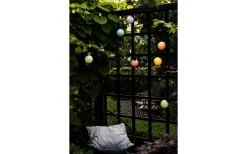 Konstsmide Ängsblomma Solcells-Partyslinga 4,5m 10L Pastellfärgad utbytbar LED med fjärr IP44* Batterislingor Utomhus|Batterislingor Utomhus