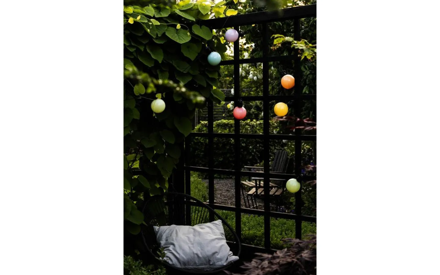 Konstsmide Ängsblomma Solcells-Partyslinga 4,5m 10L Pastellfärgad utbytbar LED med fjärr IP44* Batterislingor Utomhus|Batterislingor Utomhus