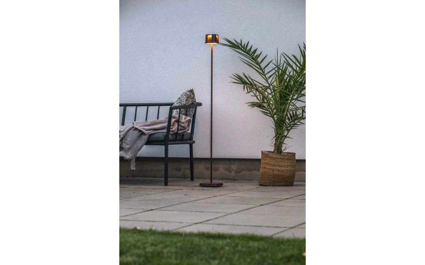 Uppladdningsbara Lampor Utomhus|Uppladdningsbara Lampor Utomhus<Konstsmide Nice Uppladdningsbar Golvlampa LED 120cm Rost IP54