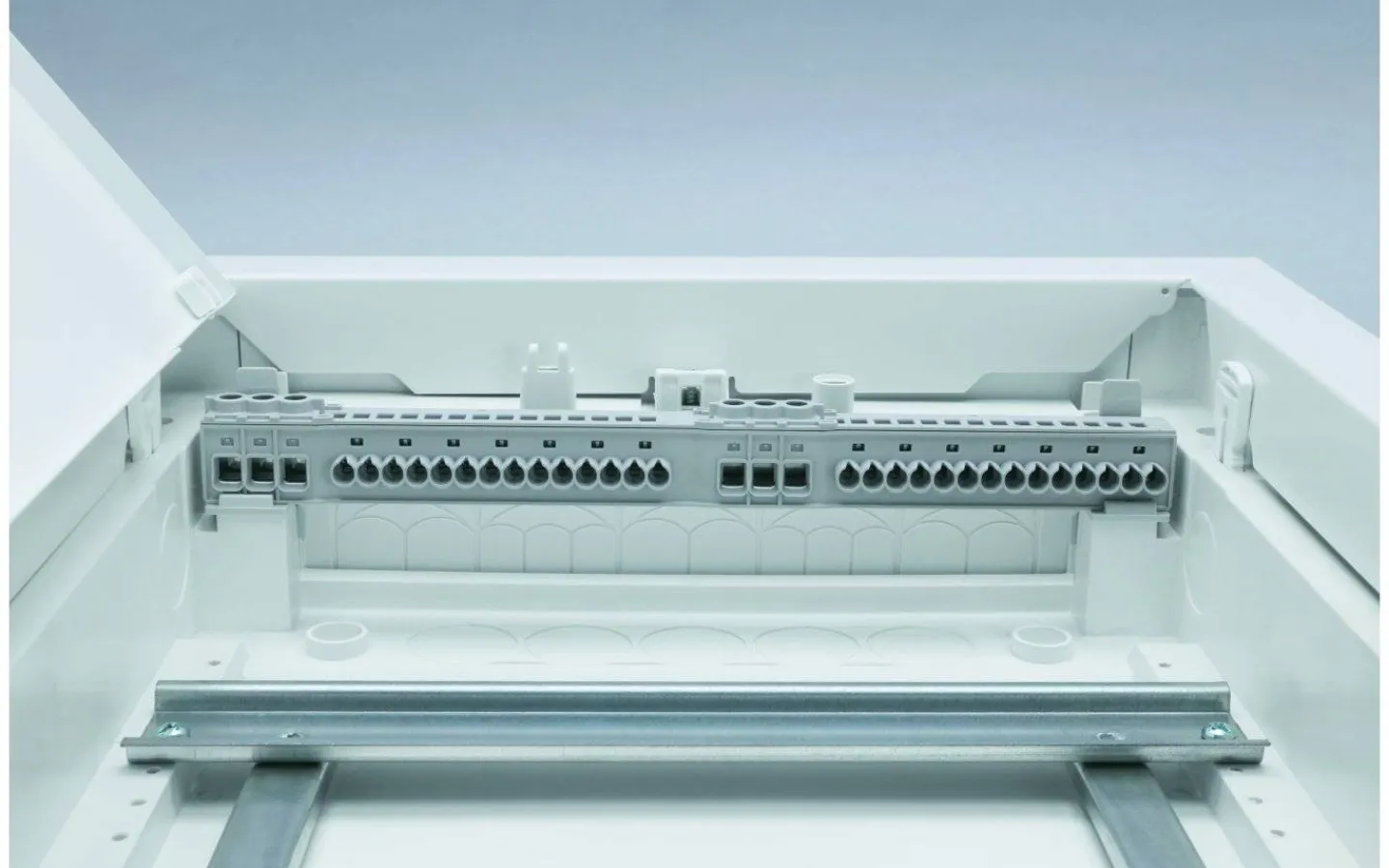 Malmbergs Noll-/skyddsledarskena, 2x(14x1,5-4 + 3x2,5-16)* Normkapslingar, Mätarskåp