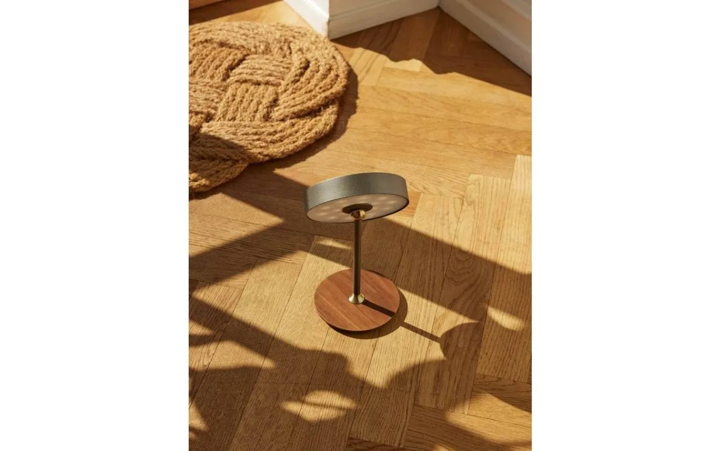 Uppladdningsbara Lampor Inomhus|Bordslampor<Halo Design On The Move Uppladdningsbar Bordslampa LED 3-Steg DIM Gun Black