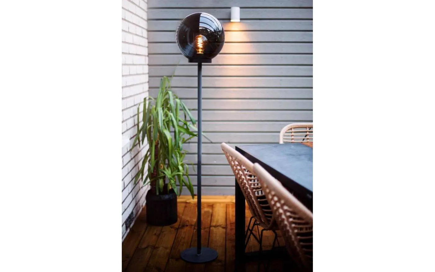 Orby Golvlampa 150cm Svart IP44