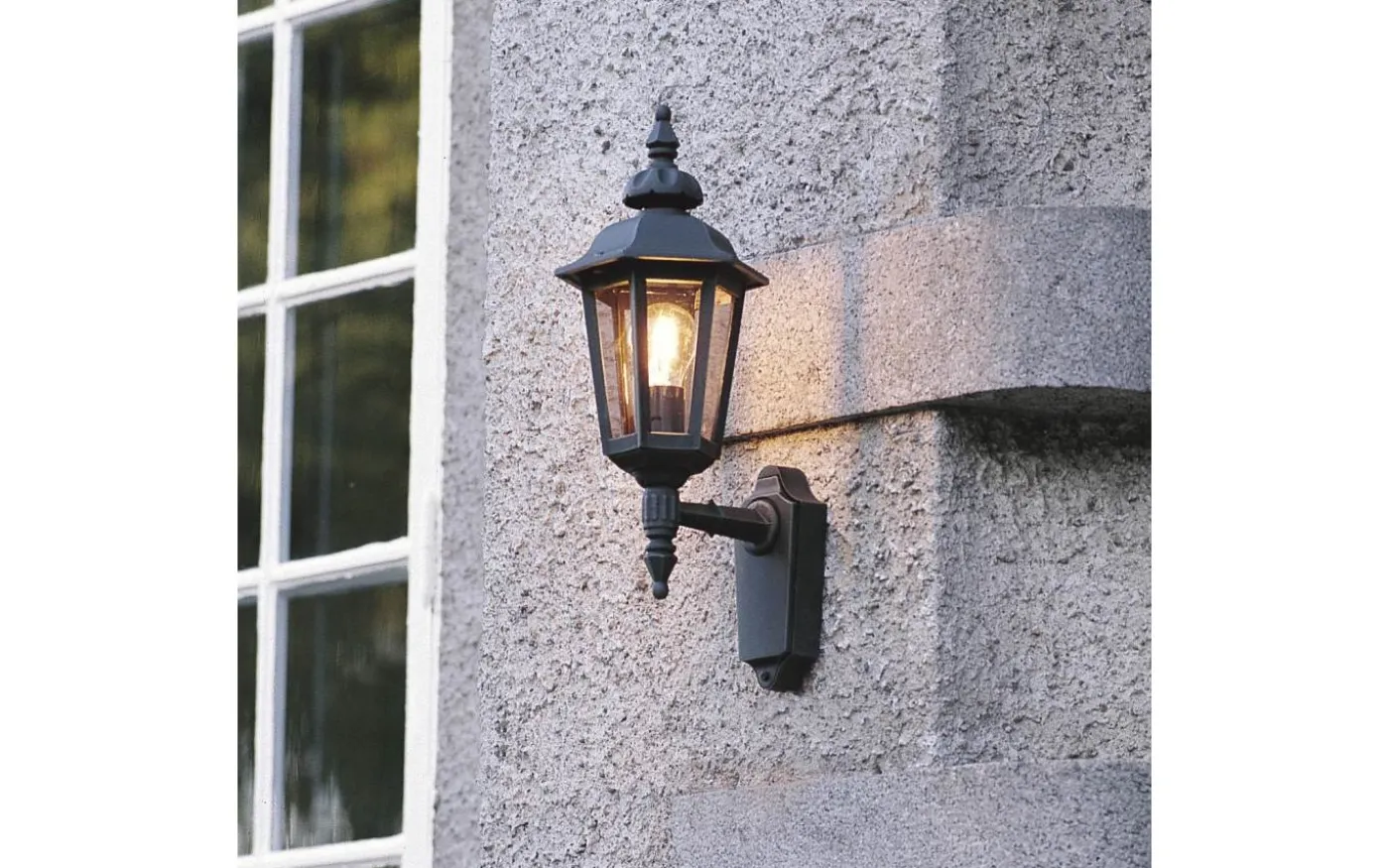 Pallas Vägglykta Upp Svart IP23