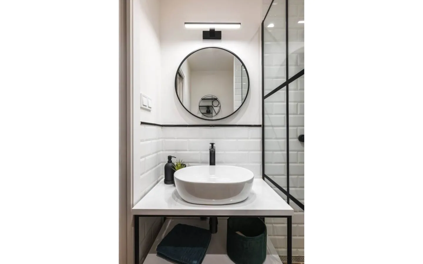 Badrumslampor Vägg<Eglo Pandella 1 Spegelbelysning 40cm LED 4000K 7,4W Svart IP44