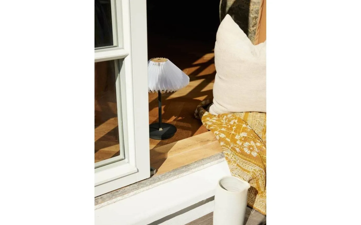 Halo Design Paris Uppladdningsbar Bordslampa 28cm Svart/Vit* Uppladdningsbara Lampor Inomhus|Bordslampor