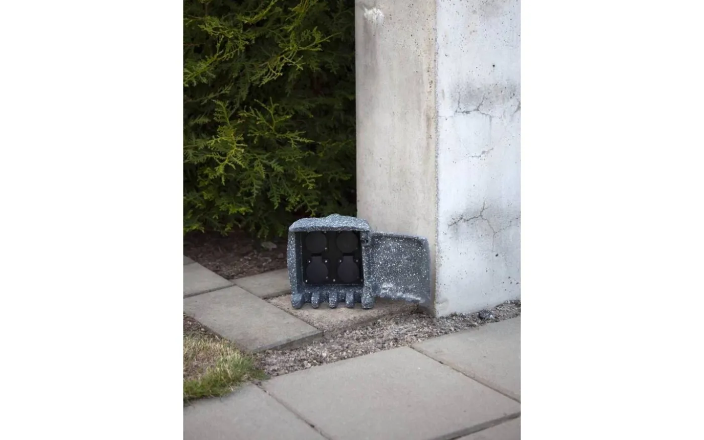 Plugge Förgreningsbox med 4 uttag och lucka IP44