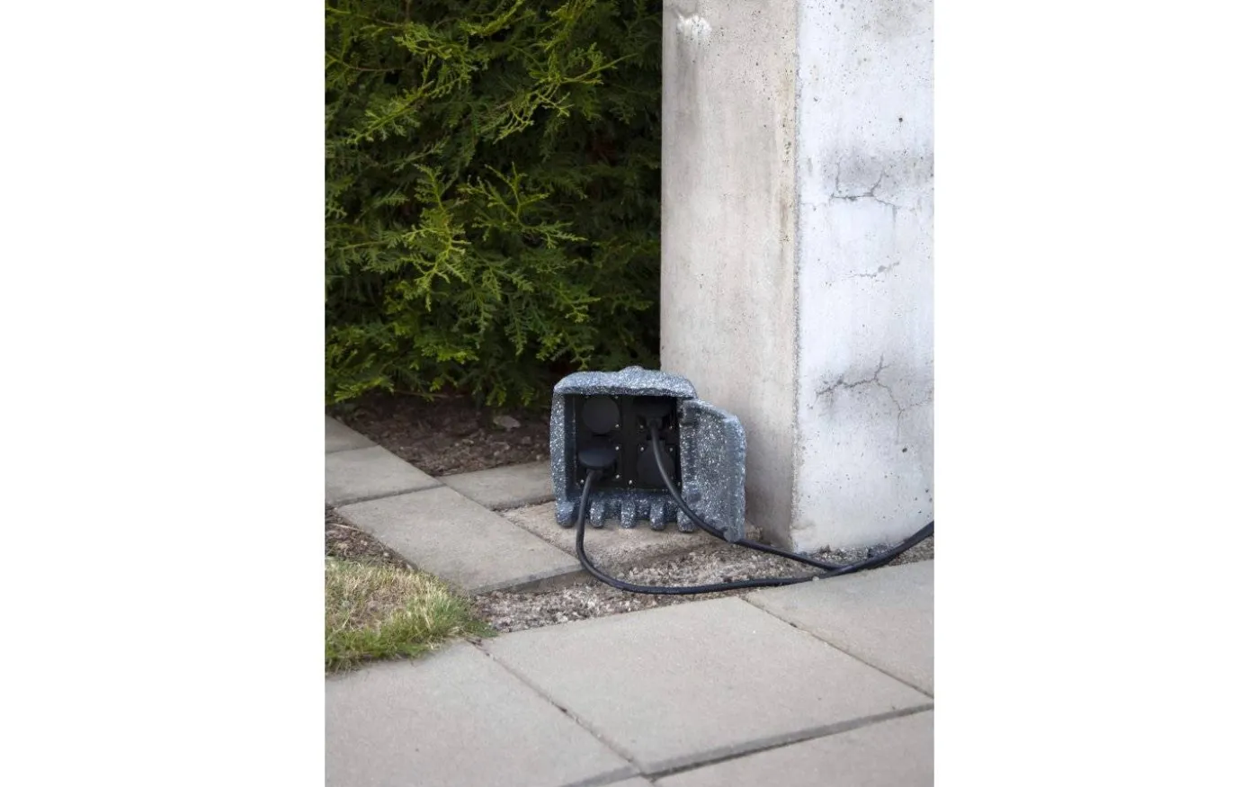 Plugge Förgreningsbox med 4 uttag och lucka IP44