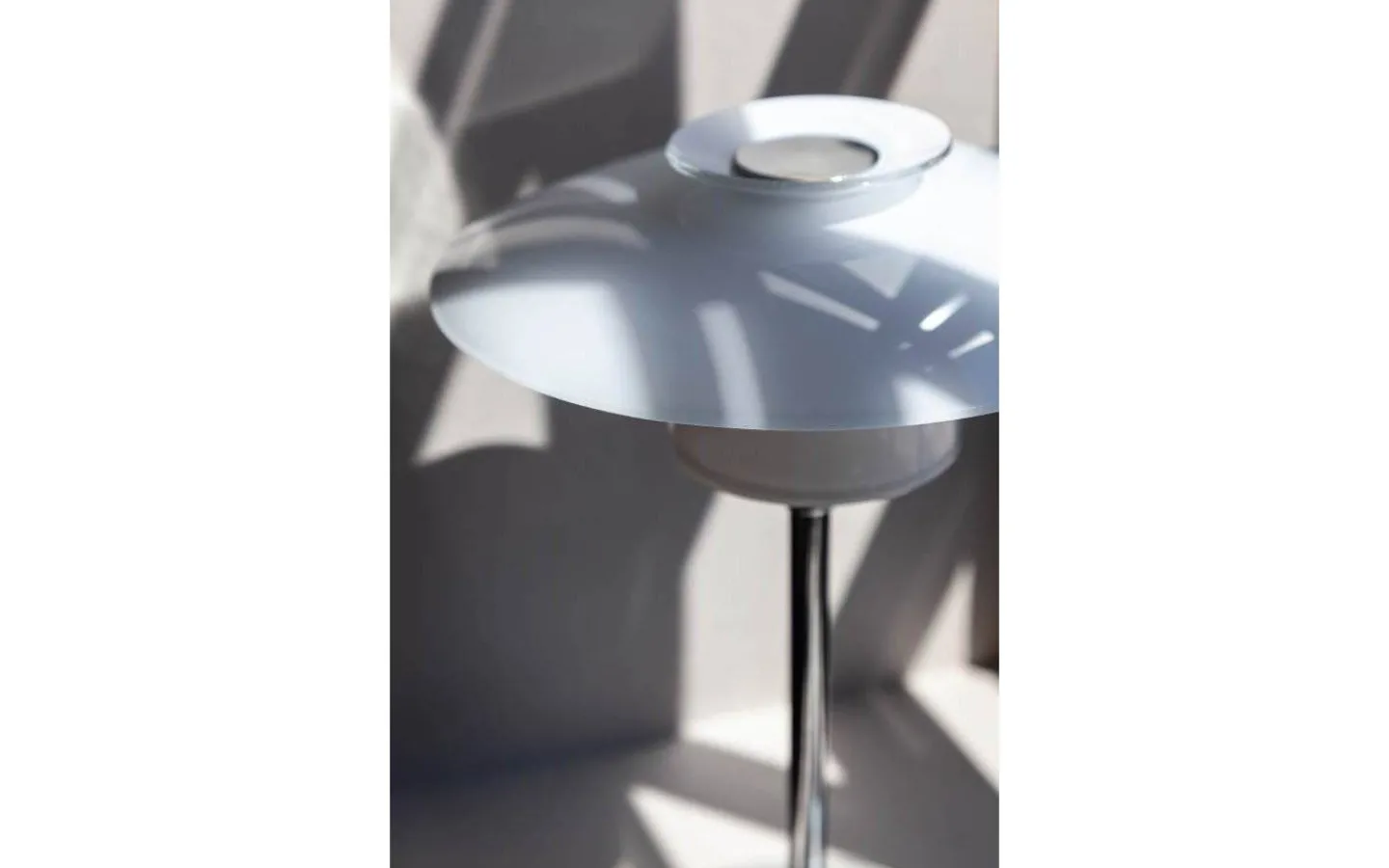 Halo Design Scandinavia Bordslampa 29,5cm Krom/Opal* Bordslampor